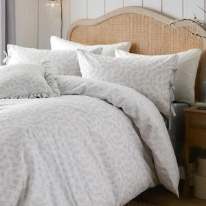Wylder Chloe Soft White Reversible Duvet Cover Set